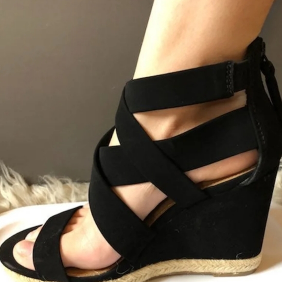 Brash Black suede criss cross wedge - Picture 2 of 12